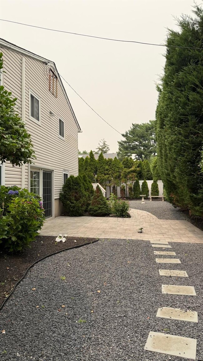 Building Photo - 16 Brookside Dr
