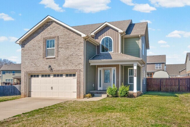 Foto del edificio - Pet Friendly Three Bedroom with Bonus!