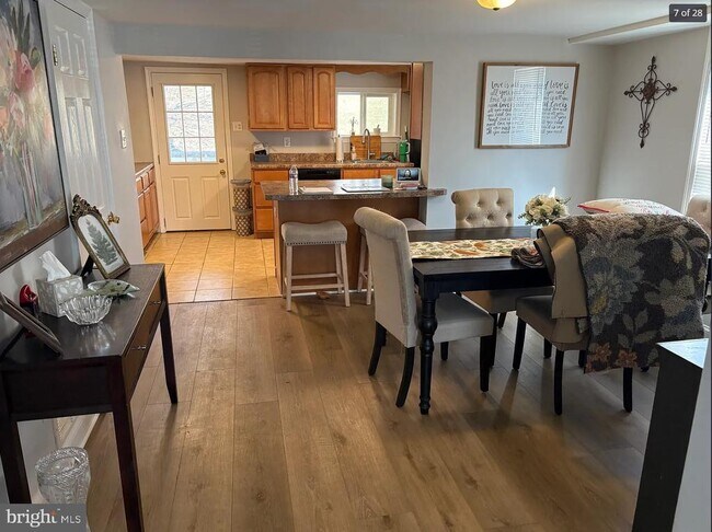 Foto del edificio - 341 Emmett St