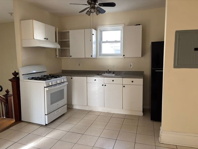 Building Photo - 478-480 Sanford Ave