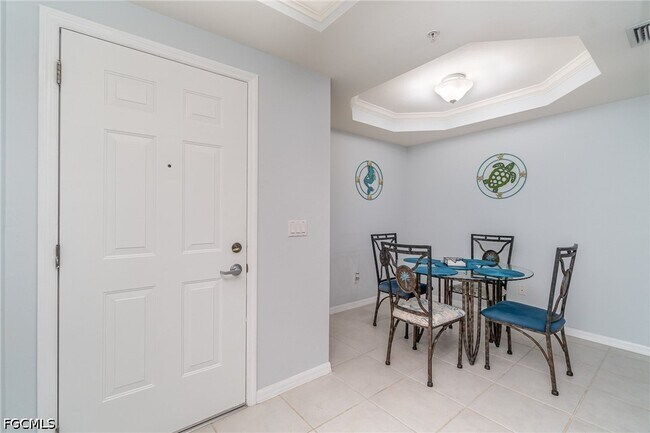 Foto del edificio - 1781 Four Mile Cove Pkwy