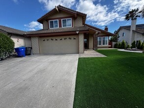Building Photo - 10295 Moorpark St