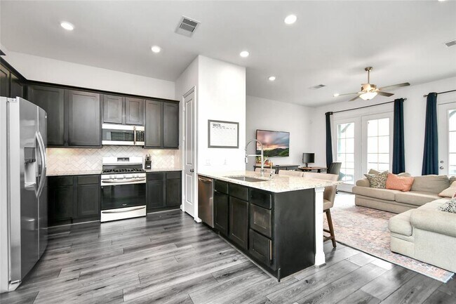 Foto del edificio - 11012 Mikula Dr