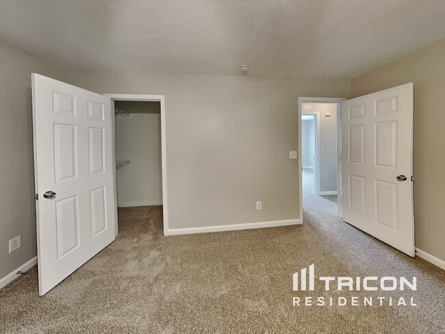 Building Photo - 120 Country Cottage Cir