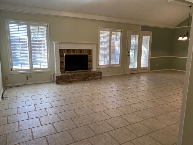 Foto del edificio - PRICE REDUCED!!! Extraordinary 3/2/2