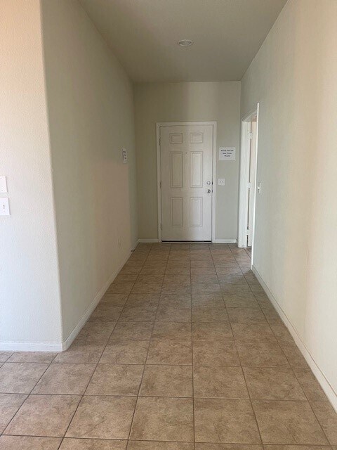 Foto del edificio - 8118 Running Brook Ln