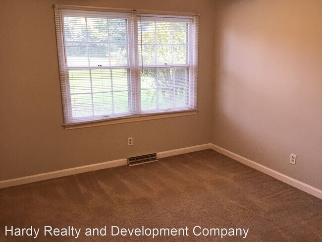 Building Photo - 3 br, 2 bath House - 29 Maplewood Square