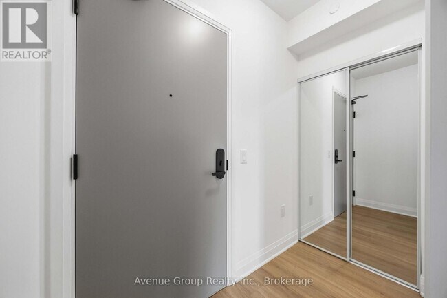 Building Photo - 700 Sheppard Ave W