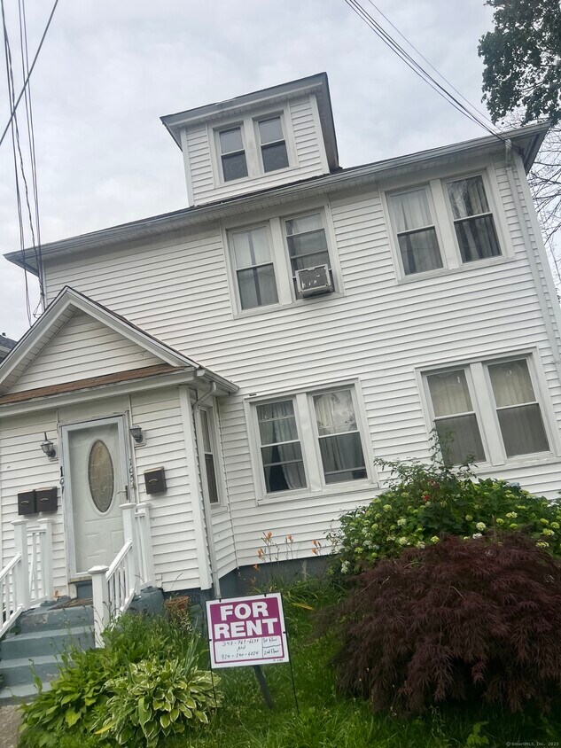 Primary Photo - 105 Staples St
