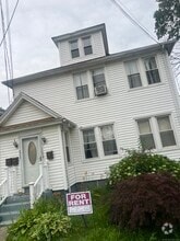 Building Photo - 105 Staples St
