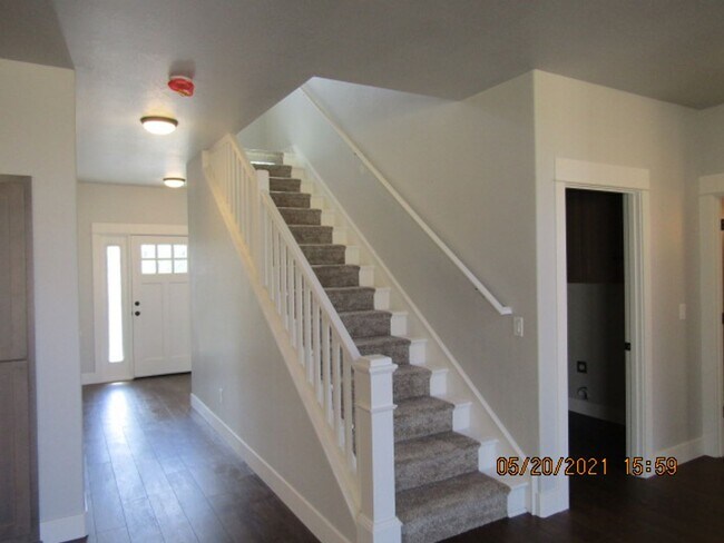 Foto del edificio - NEWLY Remodeled 3 Bedroom 2.5 Bathroom + O...
