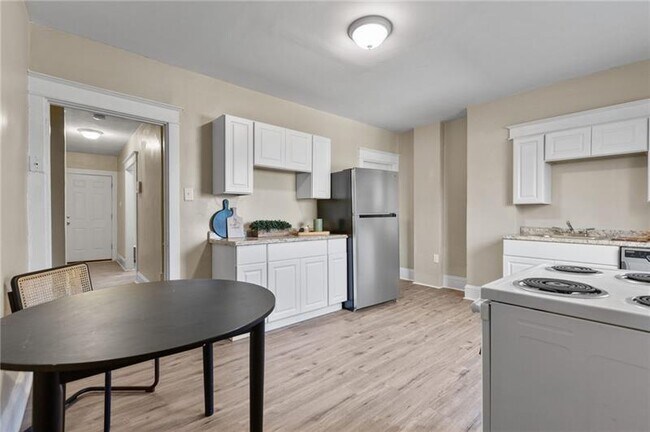 Foto del edificio - 6517 Dean St