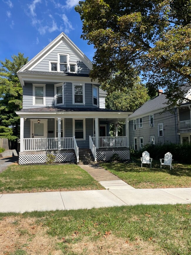 Building Photo - 246 Coleridge Ave