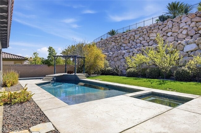 Building Photo - 11 Grand Masters Dr