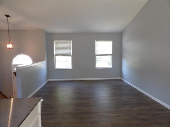 Foto del edificio - 2700 Berwood Ln