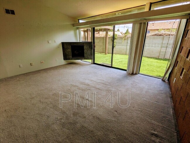 Foto del edificio - 4105 Bay Ct NE