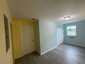 Building Photo - 128 Eucalyptus Ct