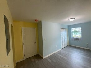 Building Photo - 128 Eucalyptus Ct