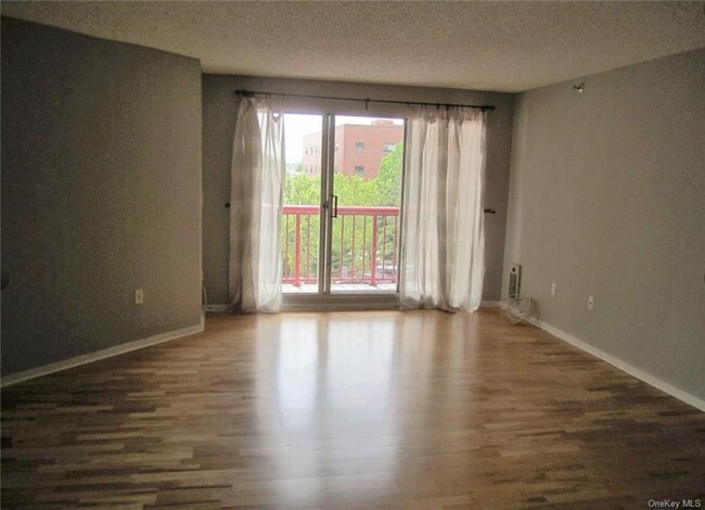 Building Photo - 10 Stewart Pl