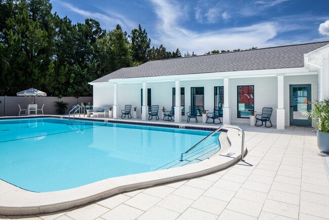 Building Photo - Royal Breeze Apartments