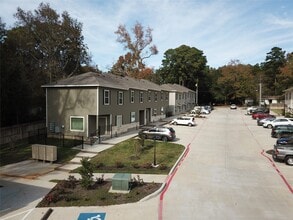 Building Photo - 615 Hayman St