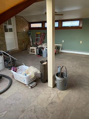 Entrada trasera en el solárium - 444 N Custer Ave