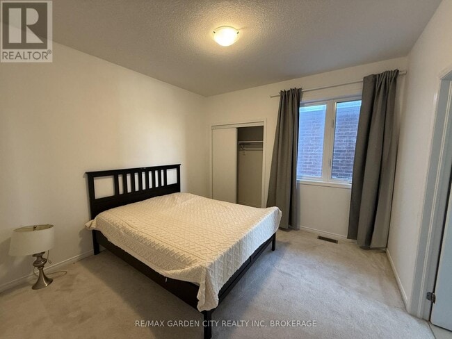 Photo du bâtiment - 7969 Buckeye Cres