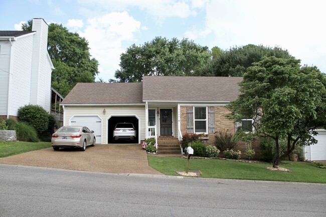 Building Photo - 5064 English Village Dr