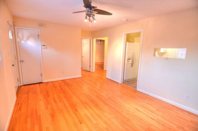 Building Photo - AVAILABLE JUNE 1ST! Charming 2 BR - Walk T...