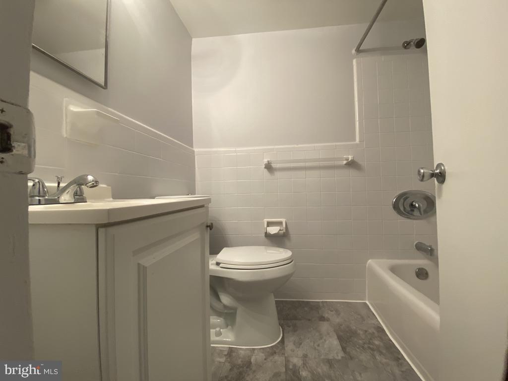 Primary Photo - 3300 S 28th St