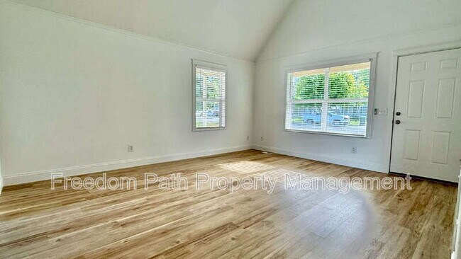 Building Photo - 465 N Elm Rd