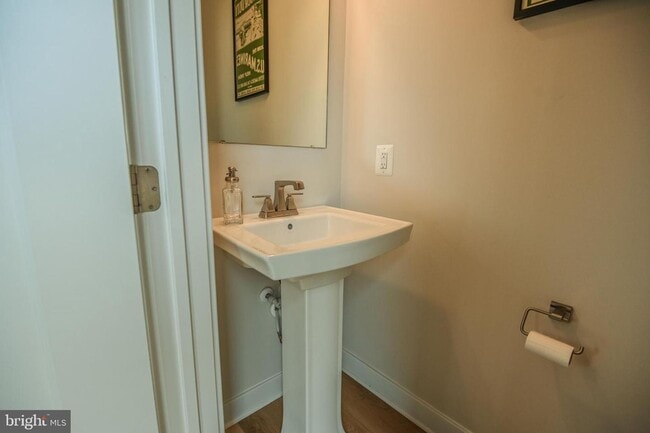 Building Photo - Tanyard Shores Glen Burnie Townhouse