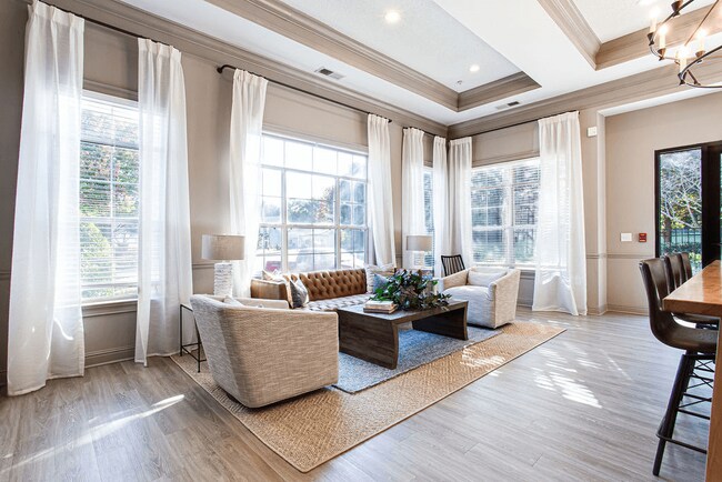 Building Photo - Peaks at Gainesville