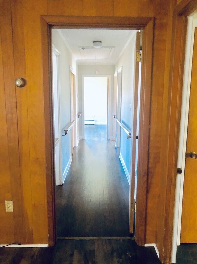 Foto del edificio - 1455 Springsteen Rd