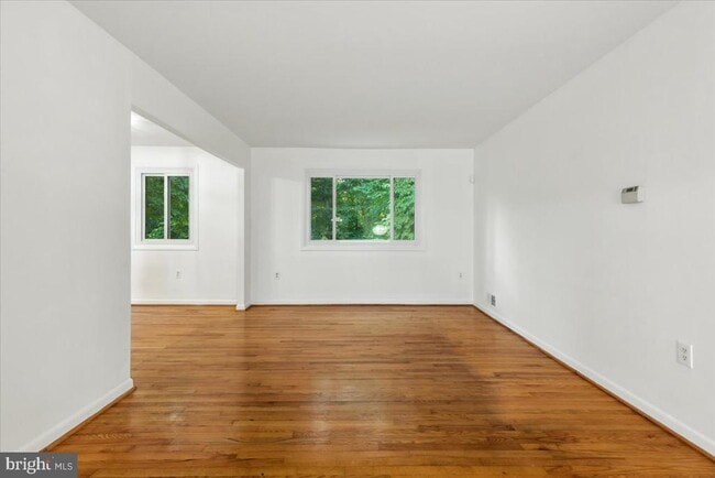 Building Photo - 7201 Fairfield Ct