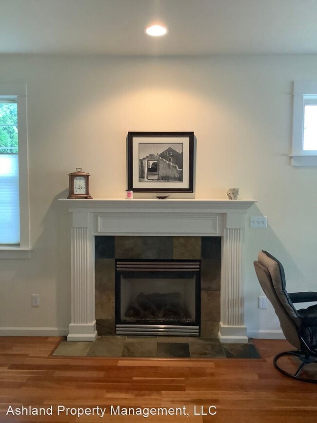 Building Photo - 3 br, 2 bath House - 607 N Mountain Ave