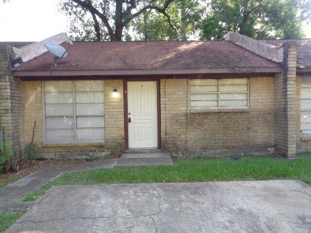 Foto principal - 701 Foster Dr