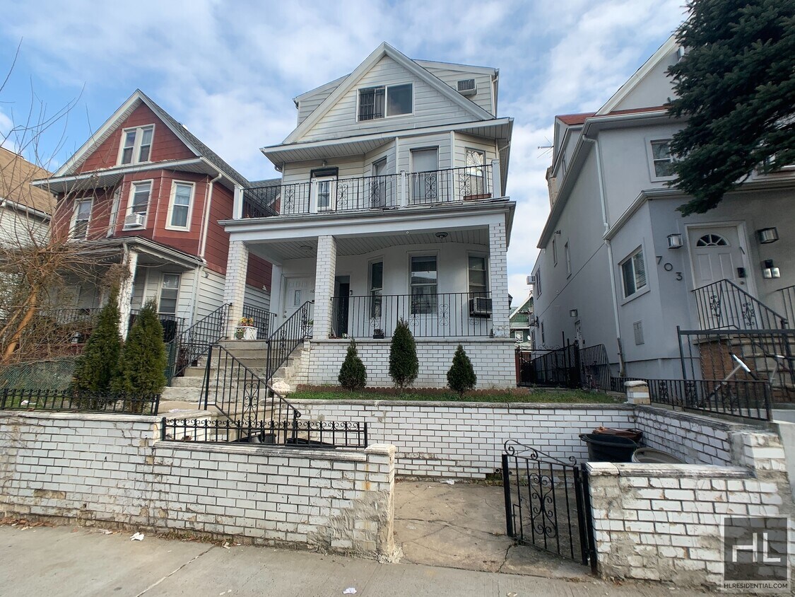 Primary Photo - EAST 3 STREET