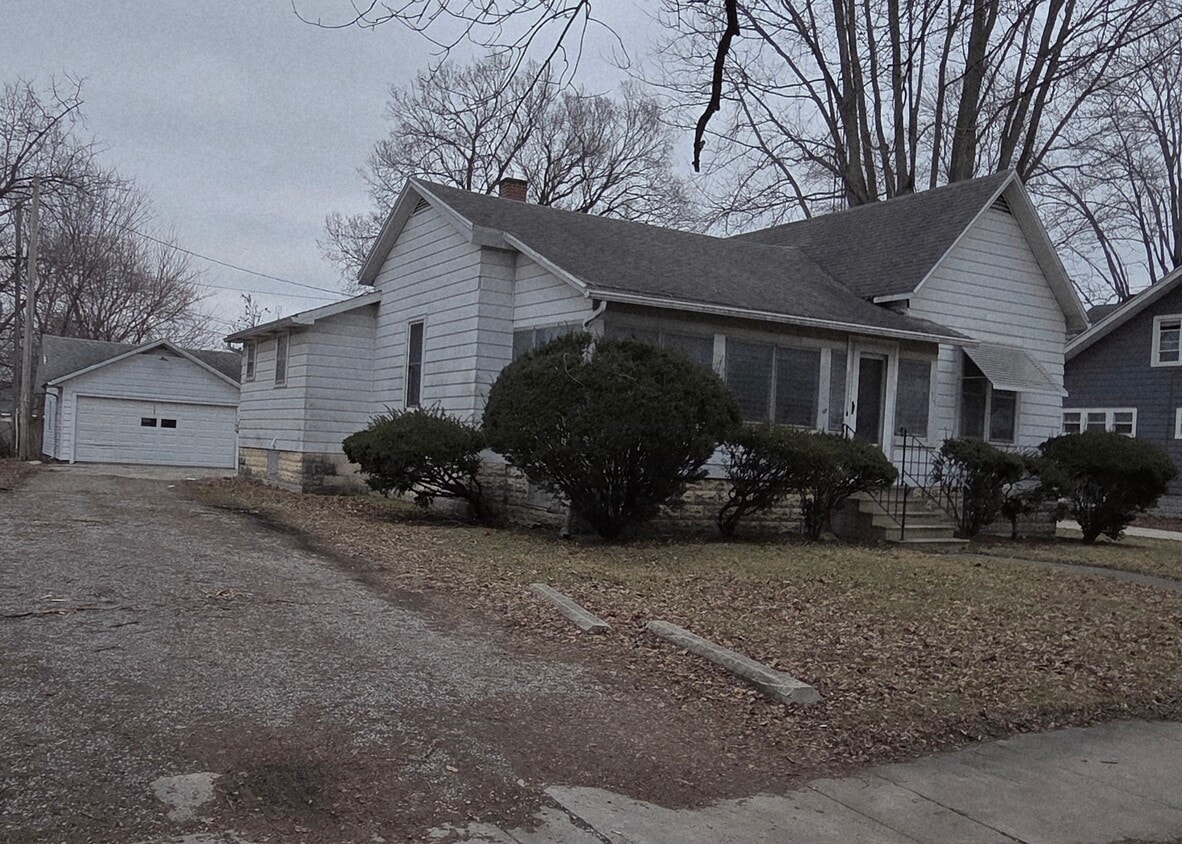 Building Photo - 508 N Washington St