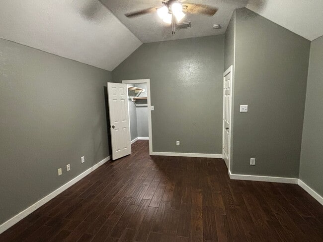 Building Photo - 4623 Village Park Dr