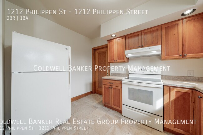 Building Photo - 1212 Philippen St