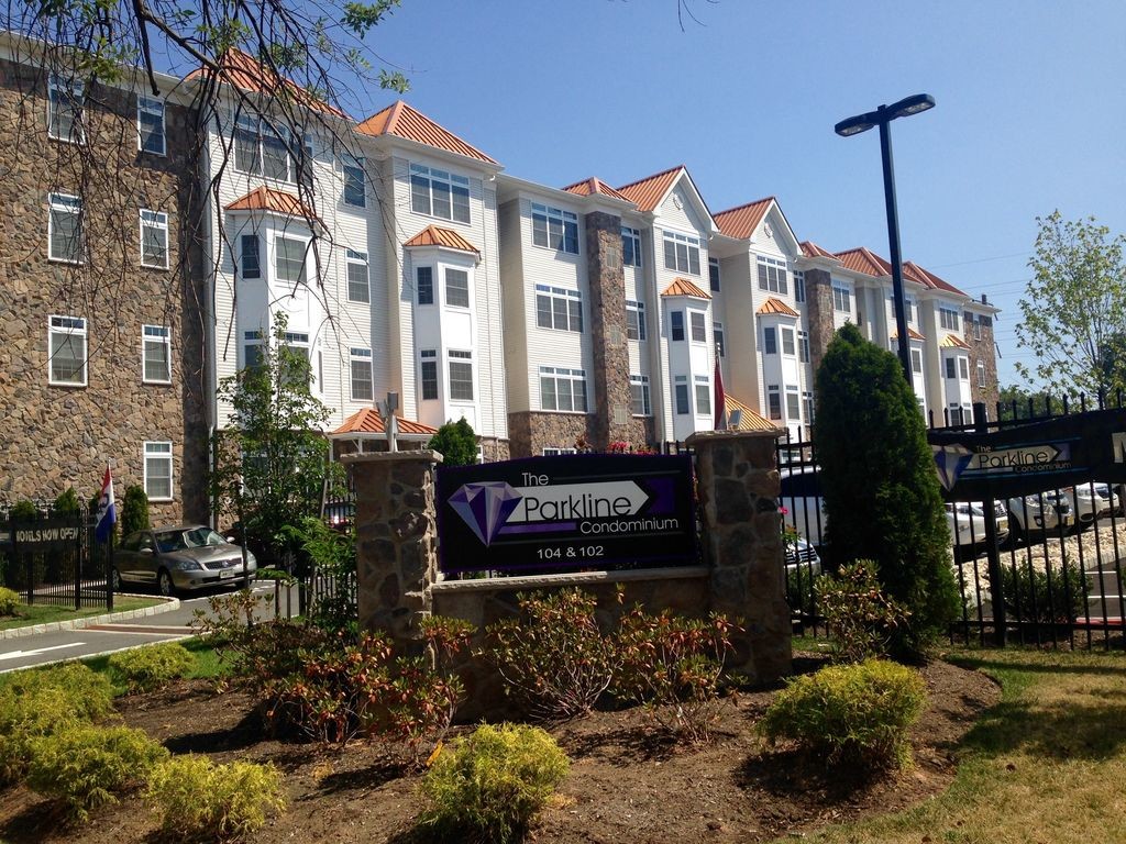 Foto principal - 104 E Elizabeth Ave