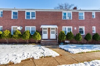 Building Photo - 23 Carpenter Terrace N