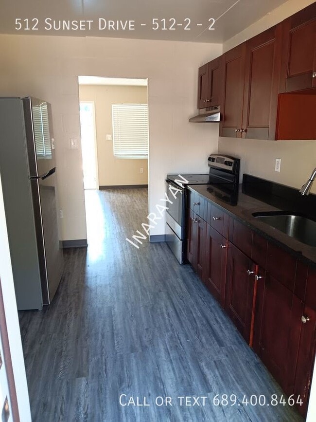 Building Photo - Remodeled 2/1 Downstairs apartment. Availa...