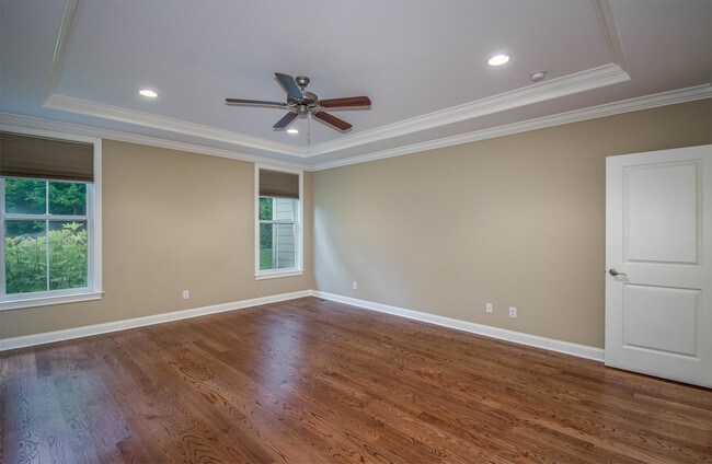 Foto del edificio - 215 Ivy Gate Ln