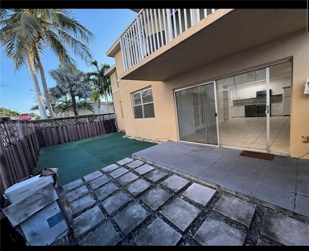Primary Photo - 4330 NW 79th Ave