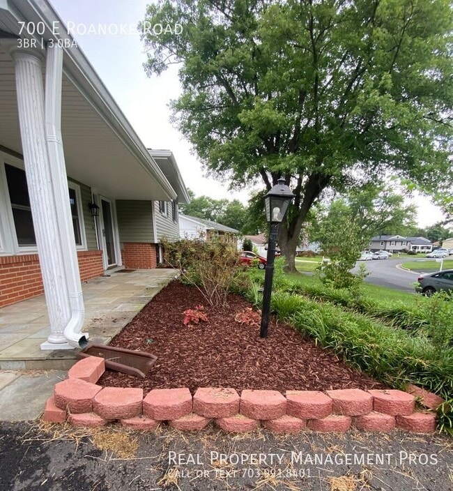 Foto del edificio - 700 E Roanoke Rd