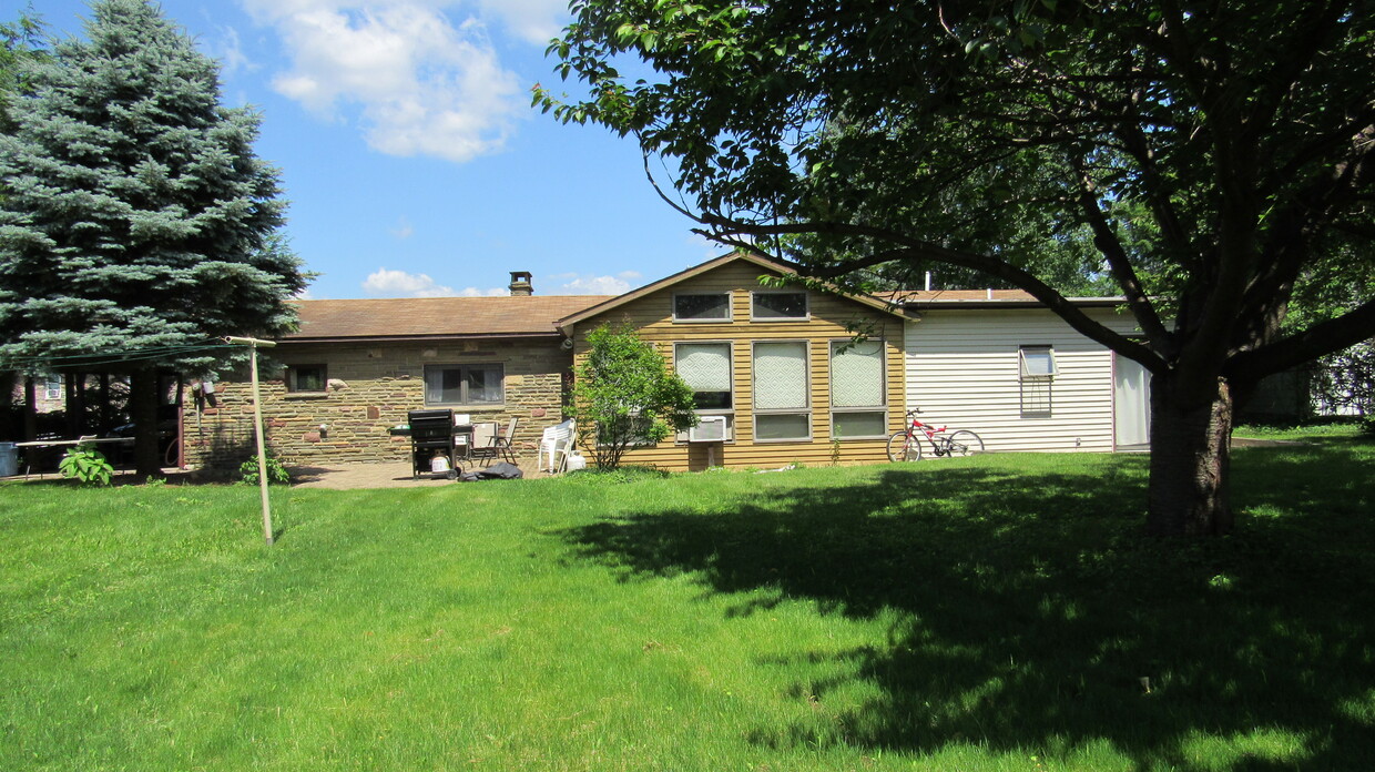 Primary Photo - 1004 Golfview Ave