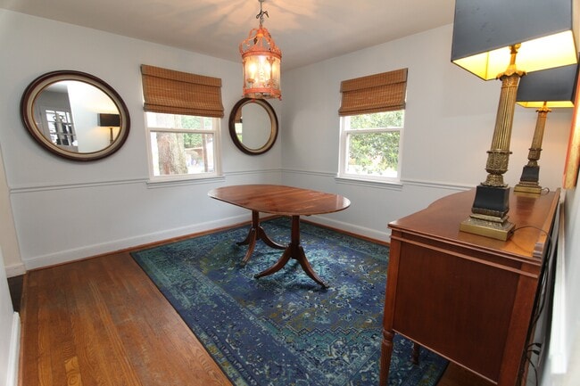 Building Photo - 2713 Arcola Ave