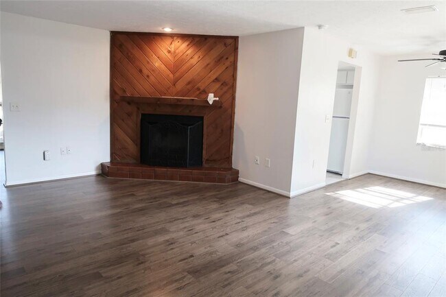 Foto del edificio - 10410 N Connechusett Rd